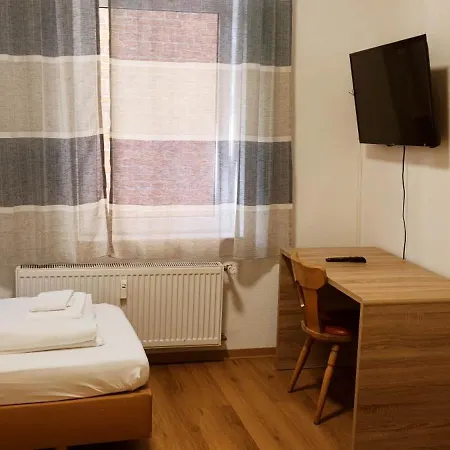 Othman Goettinger Strasse 63 1 Og L Appartement