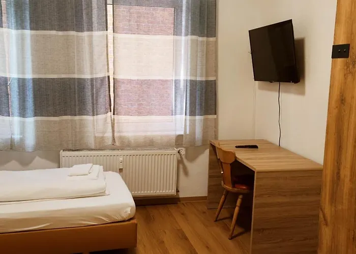 Othman Goettinger Strasse 63 1 Og L Apartament